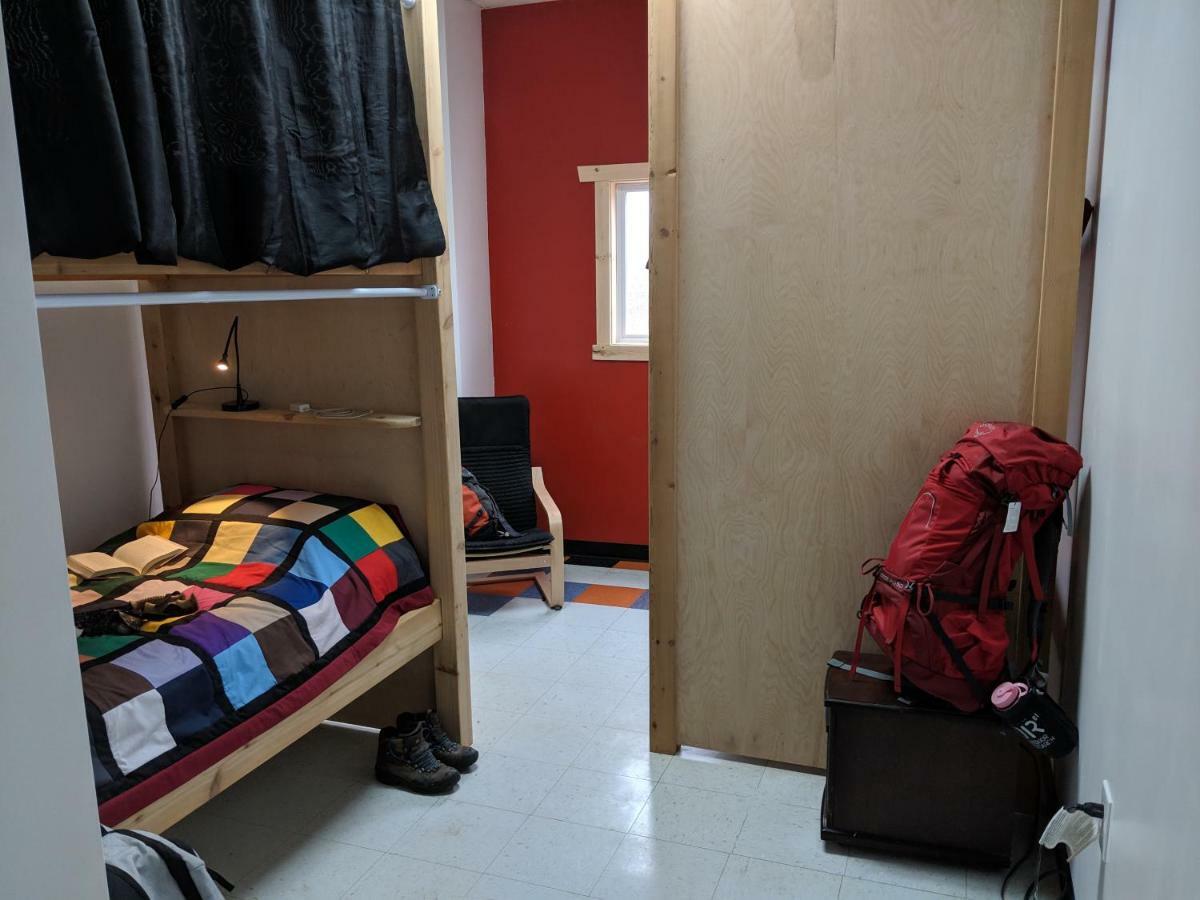 Out East Hostels - Rocky Harbour Luaran gambar