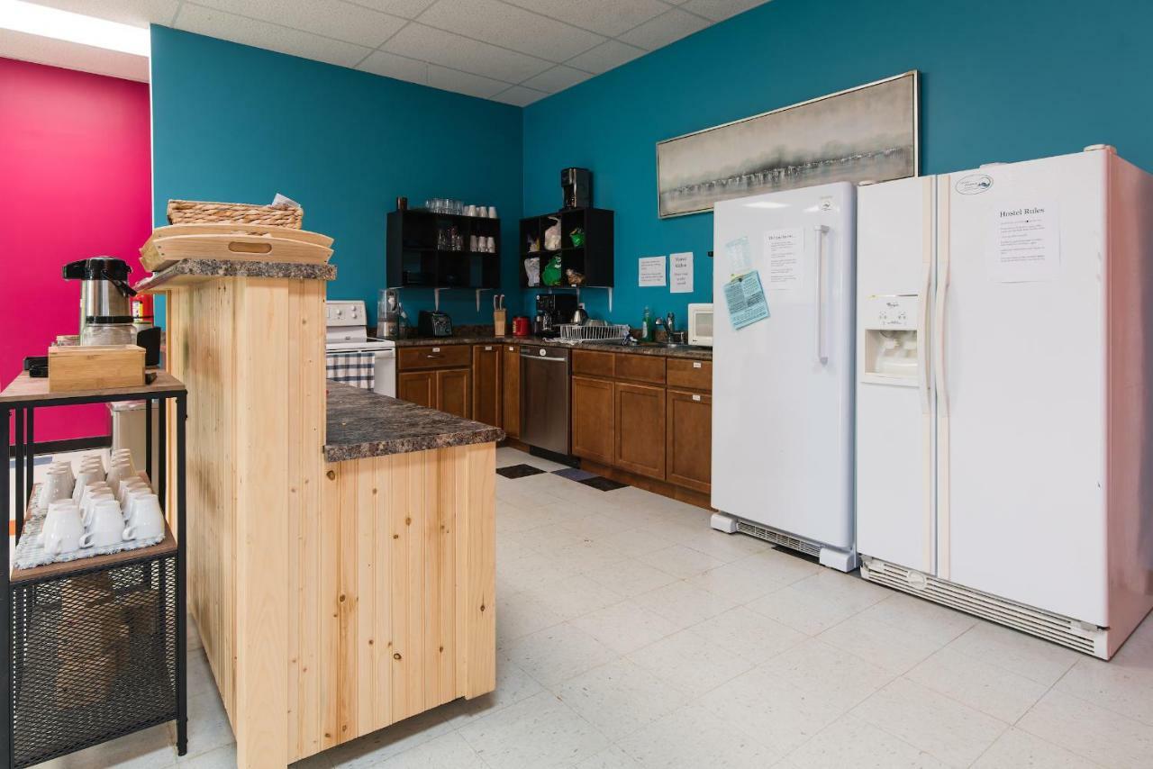 Out East Hostels - Rocky Harbour Luaran gambar