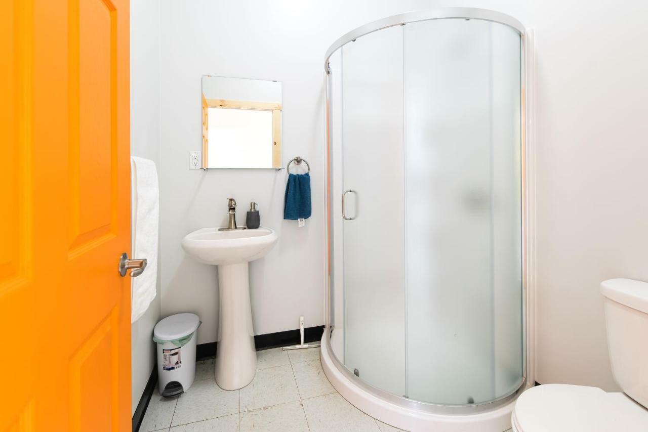 Out East Hostels - Rocky Harbour Luaran gambar